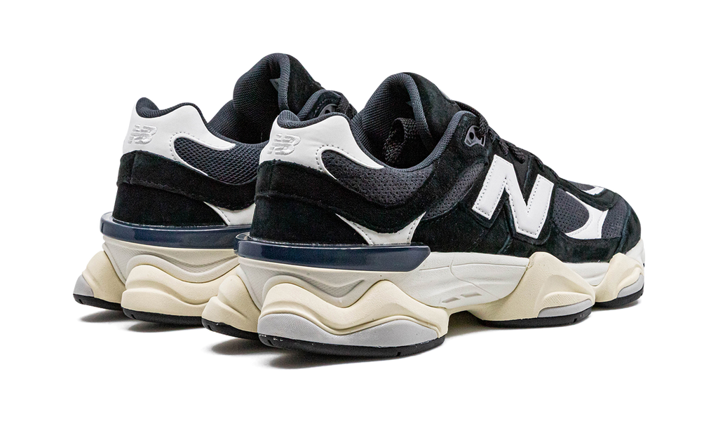 9060 Black White LAST PAIRS READY FOR DELIVERY