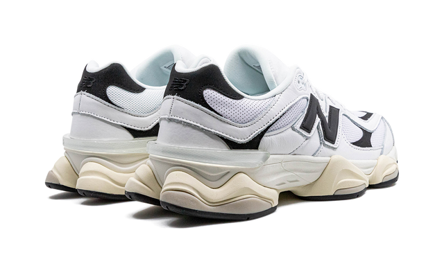 9060 White Black LAST PAIRS READY FOR DELIVERY
