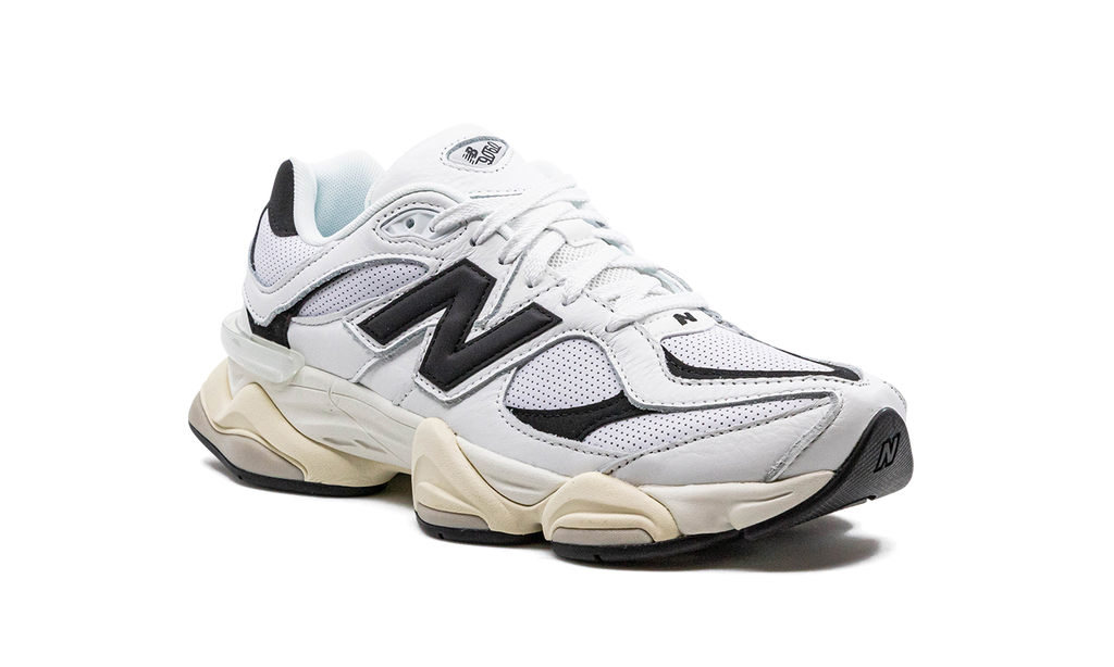 9060 White Black LAST PAIRS READY FOR DELIVERY