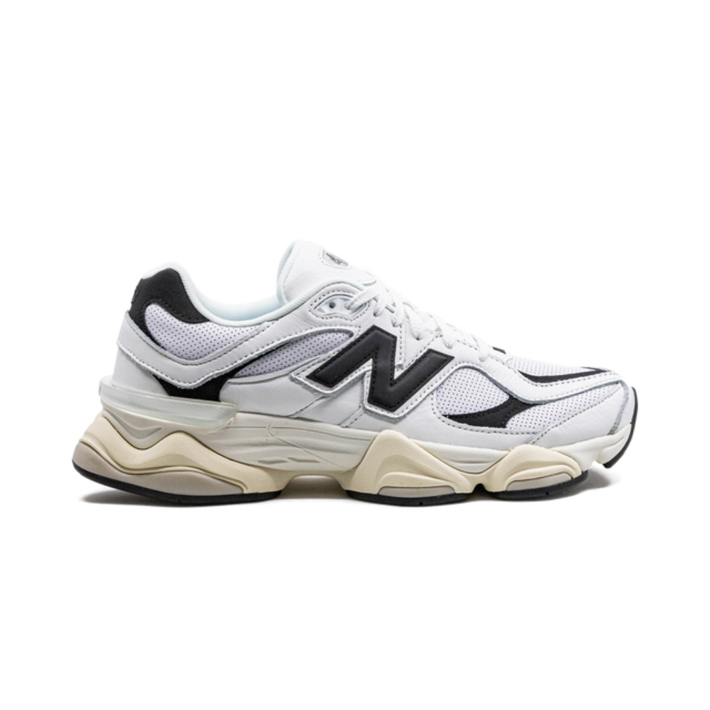 9060 White Black LAST PAIRS READY FOR DELIVERY