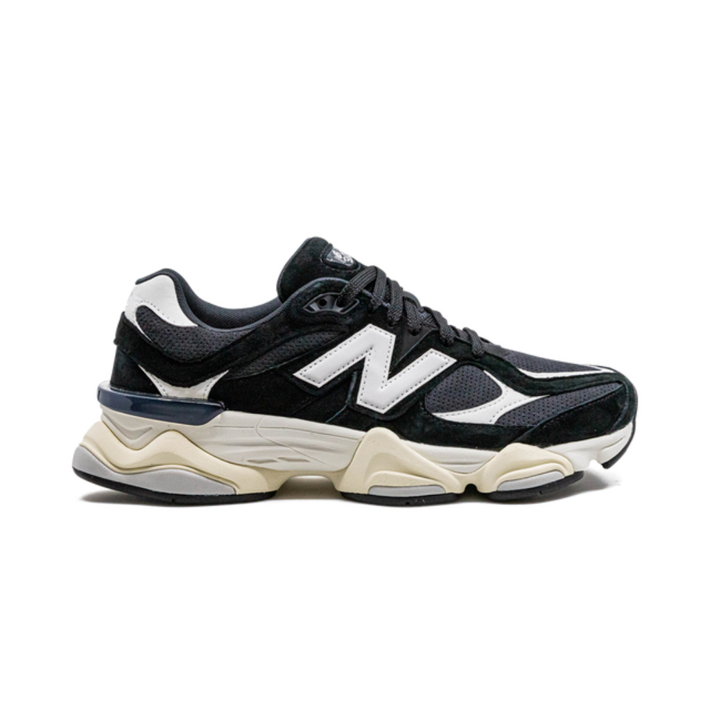 9060 Black White LAST PAIRS READY FOR DELIVERY