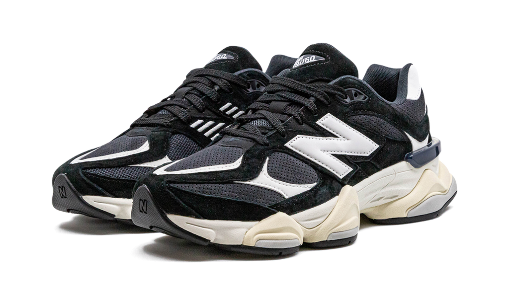 9060 Black White