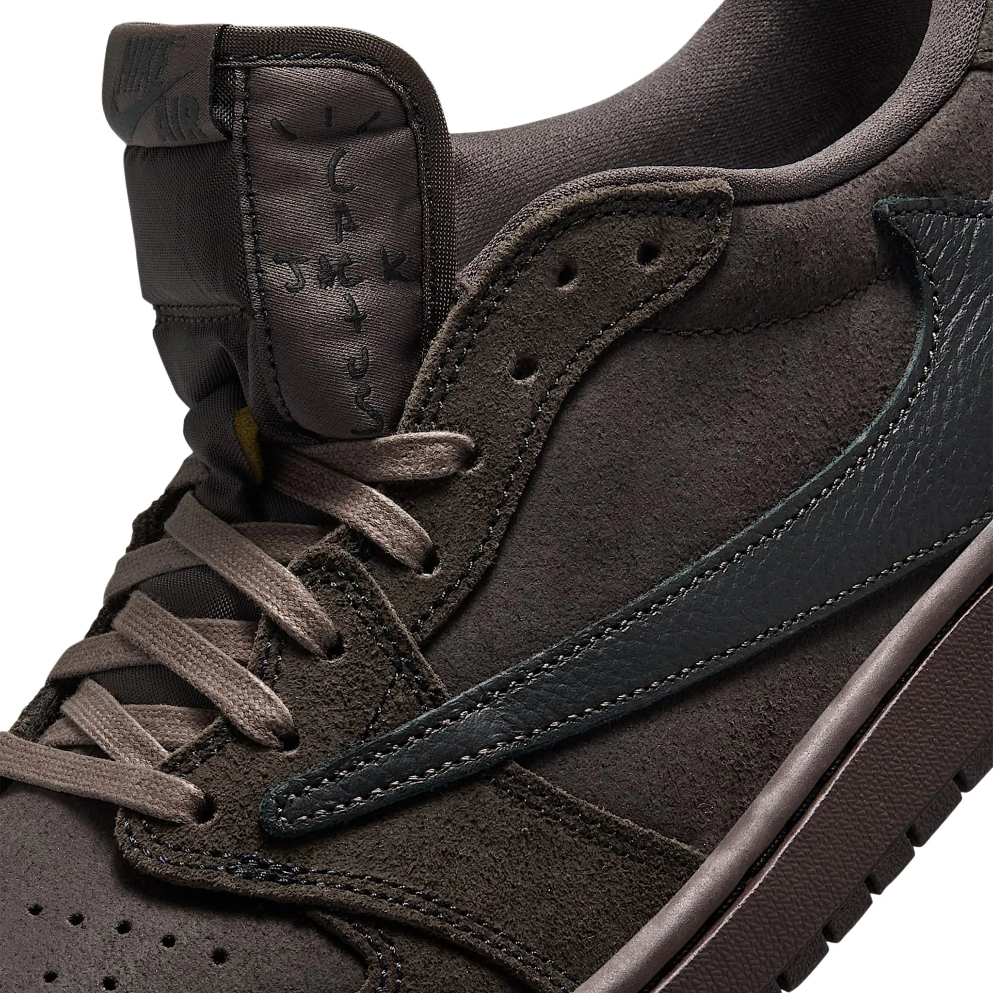 Travis Scott x Air 1 Low OG SP Velvet Brown